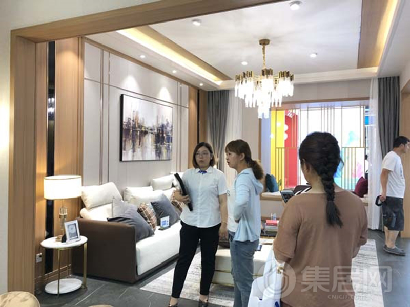 海創(chuàng)集成墻面.jpg